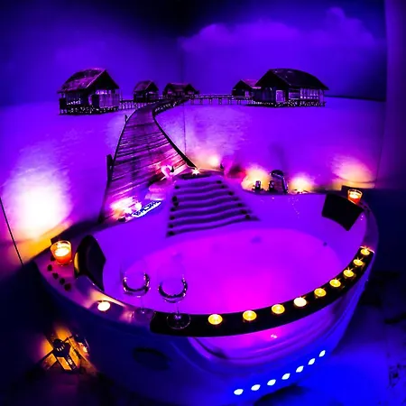 Hot Jacuzzi In Cracow Apartment *
