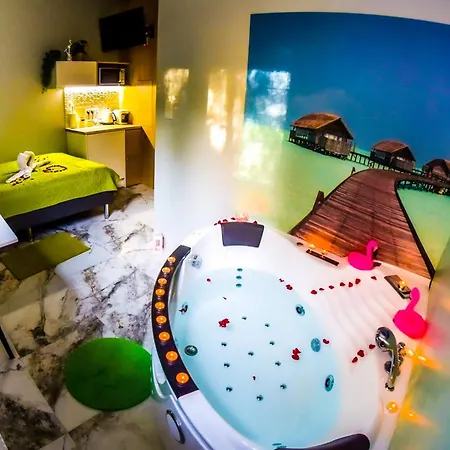 Hot Jacuzzi In Cracow Lejlighed *